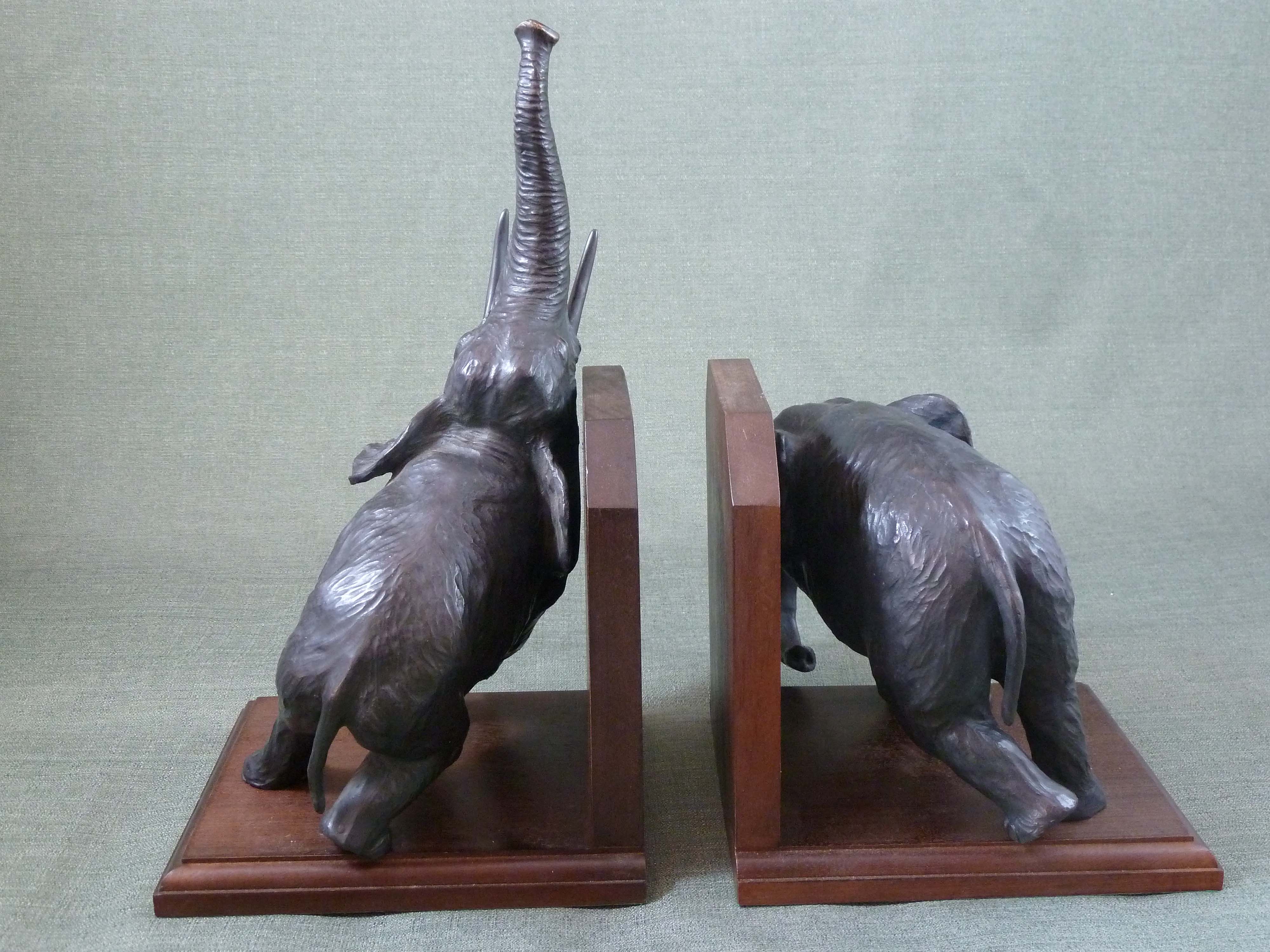 FC1091 Elephant Bookends B