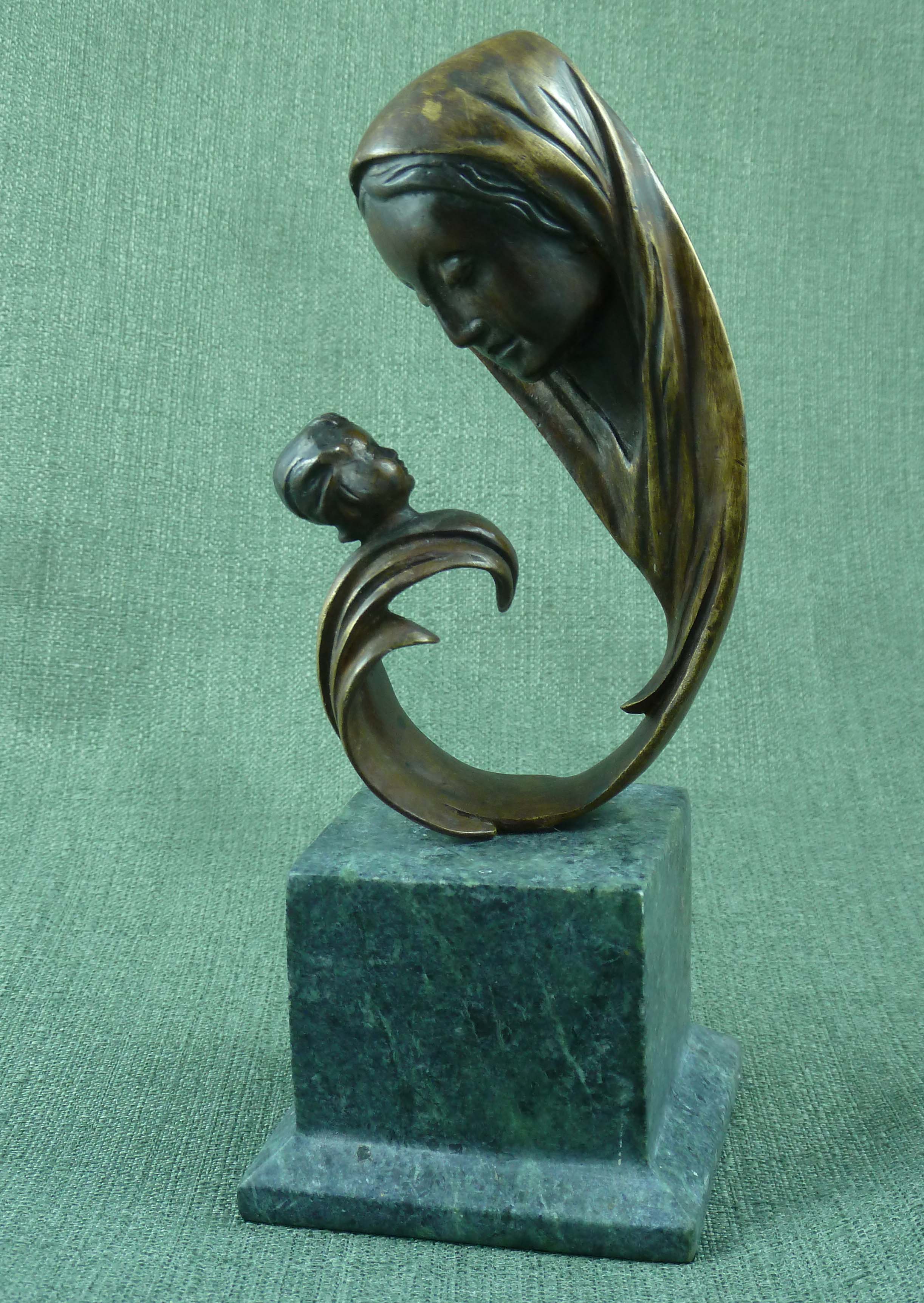 FC1104A Madonna & Child