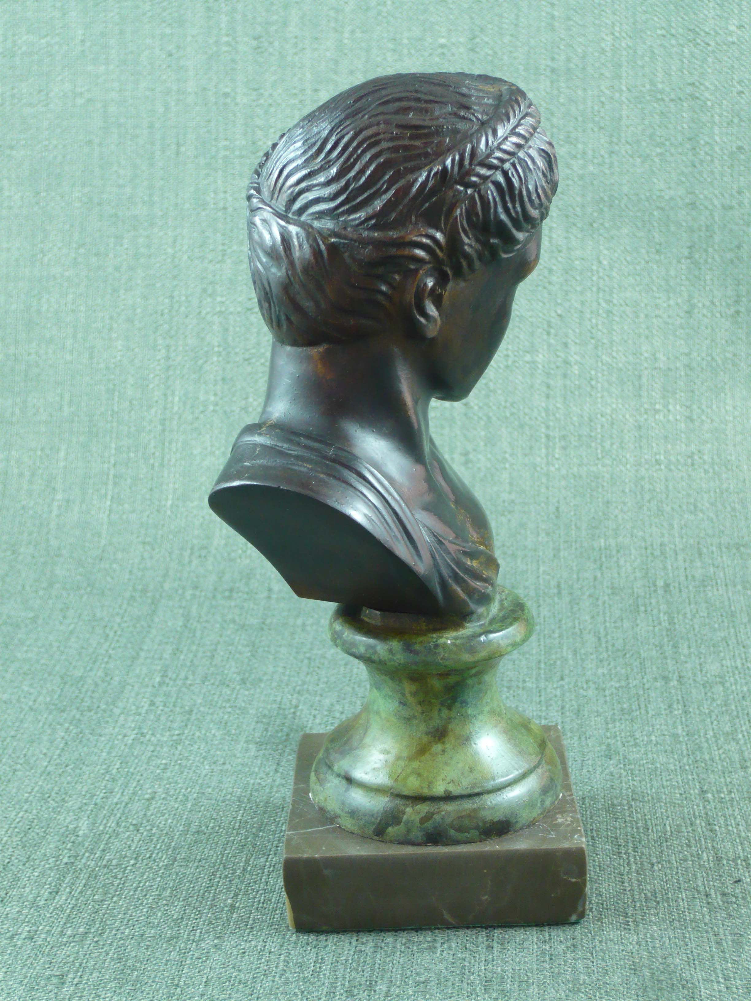 FC1104D Bust Berenice R